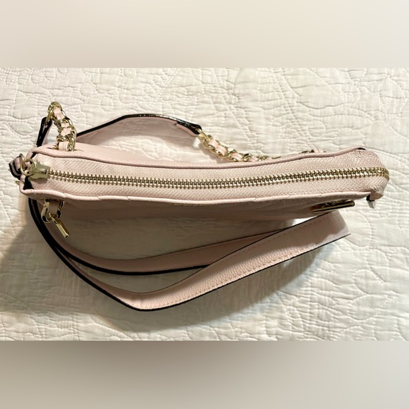 VICTORIA SECRET Pebbled V-Quilt 24/7 Crossbody color pink size 8x5 NWT - Picture 6 of 9